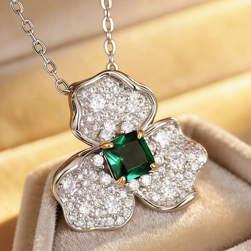 Collar Flor con Circonitas - CRISTAL & ZIRCON