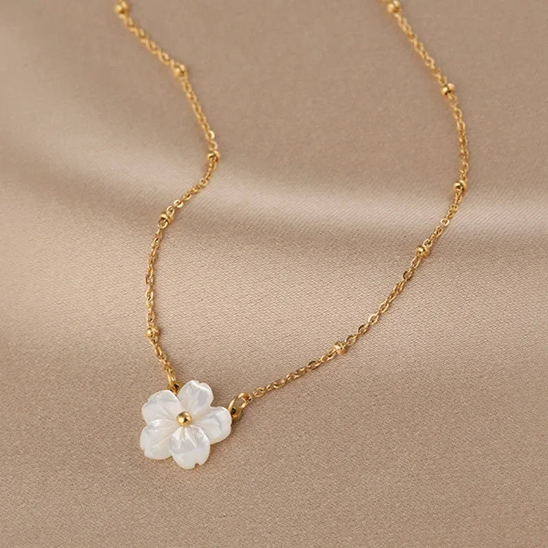 Collar Flor de Nácar - SEYCHELLES