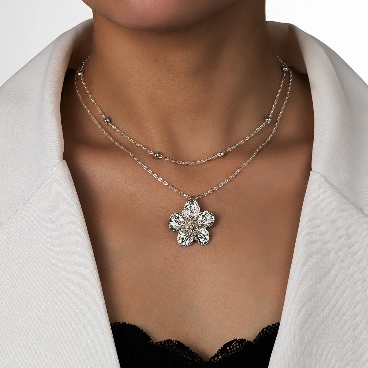 Collar con Colgante de Flor - NAWARA