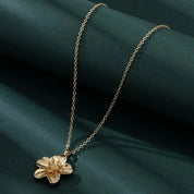 Collar con Colgante de Flor - NAWARA
