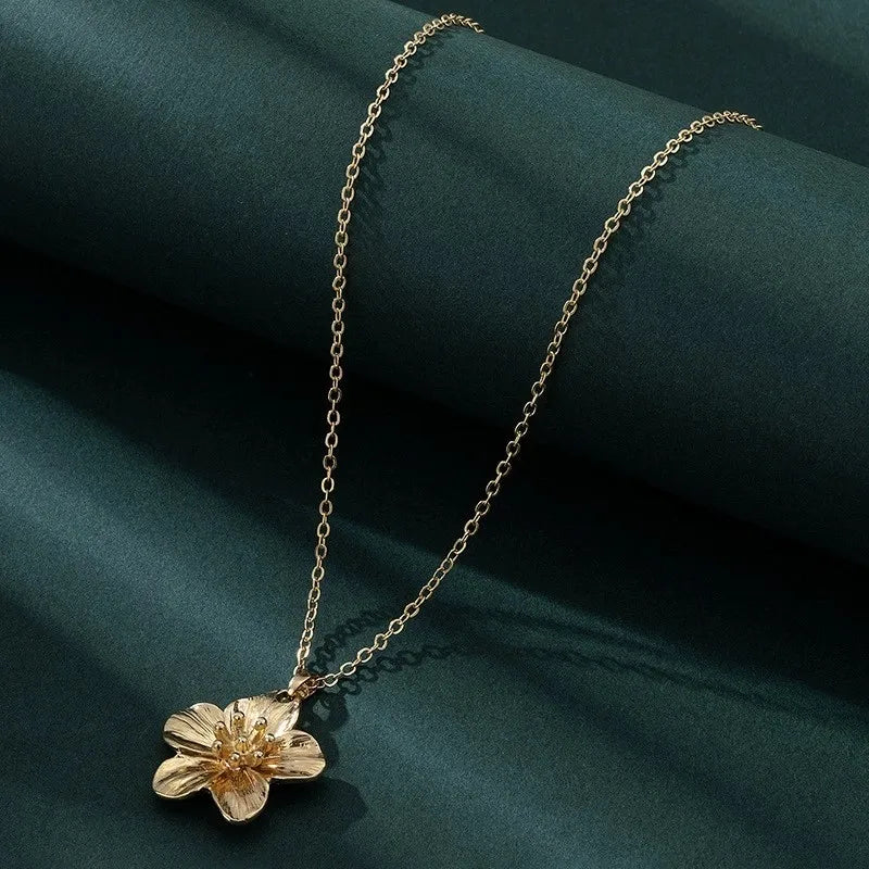 Collar con Colgante de Flor - NAWARA